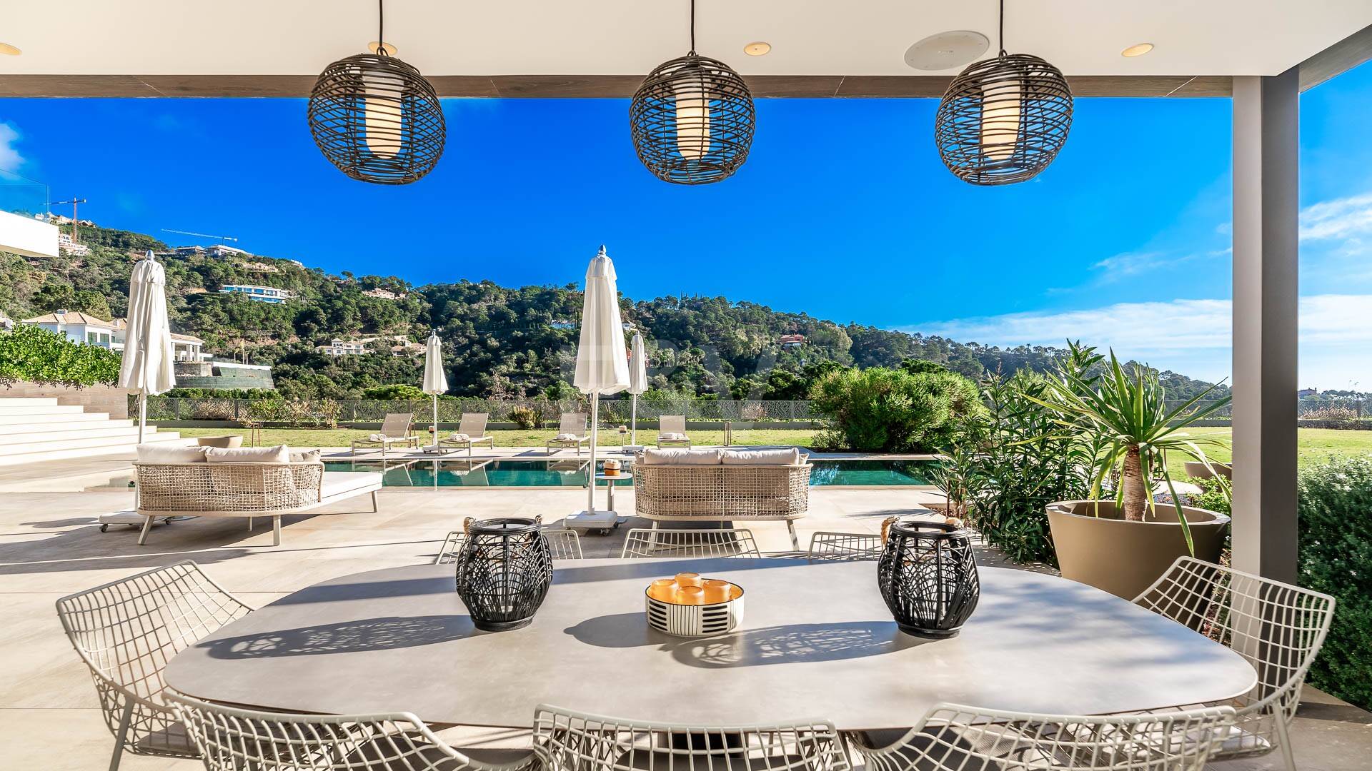 Nouvelle villa moderne avec vue spectaculaire sur la mer à Zagaleta