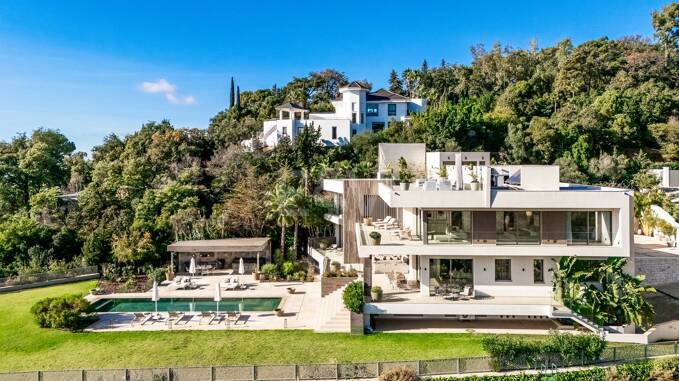 Nouvelle villa moderne avec vue spectaculaire sur la mer à Zagaleta