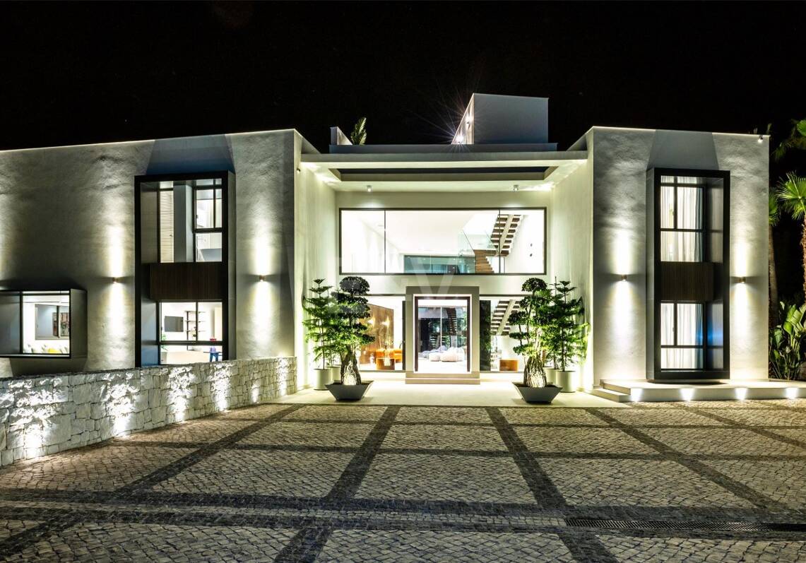Brand new modern villa with spectacular sea views in La Zagaleta