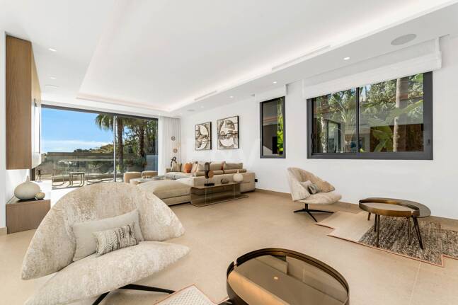 Brand new modern villa with spectacular sea views in Zagaleta