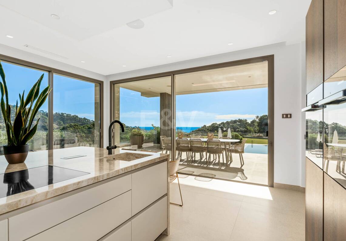 Brand new modern villa with spectacular sea views in La Zagaleta