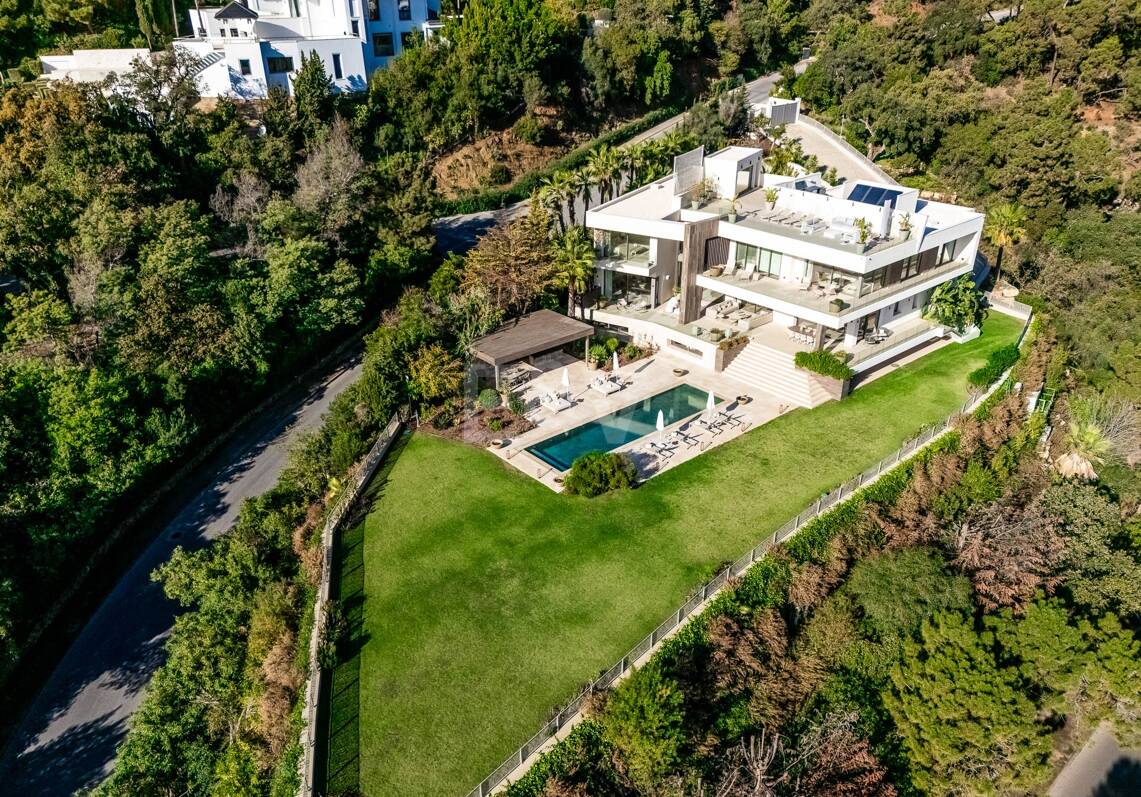 Brand new modern villa with spectacular sea views in La Zagaleta