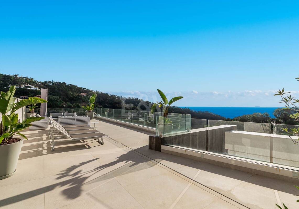 Brand new modern villa with spectacular sea views in La Zagaleta