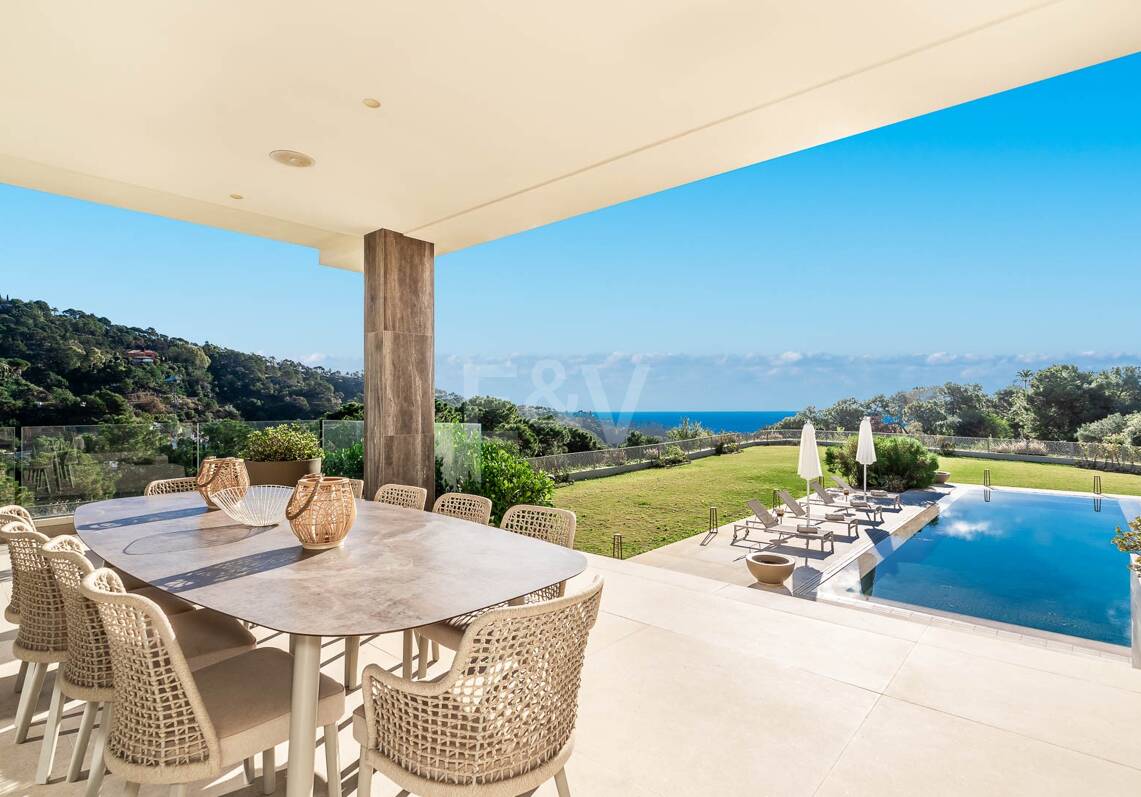 Brand new modern villa with spectacular sea views in La Zagaleta