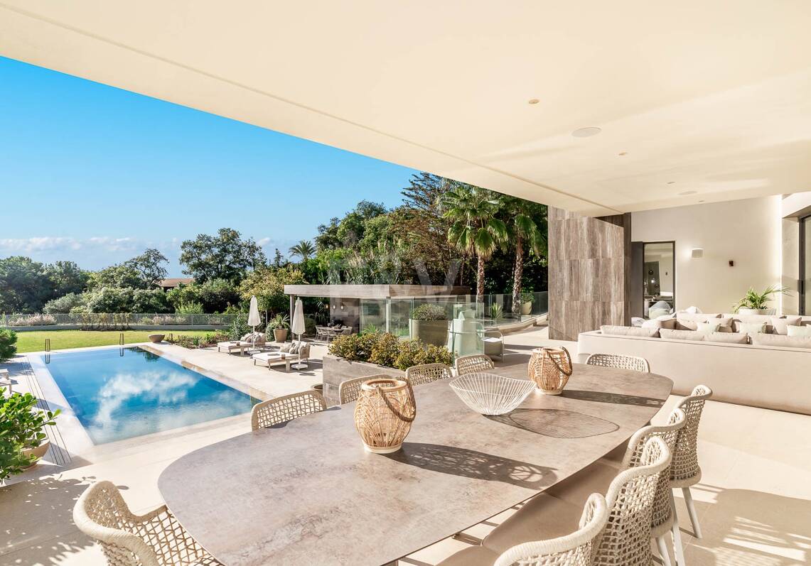 Brand new modern villa with spectacular sea views in La Zagaleta