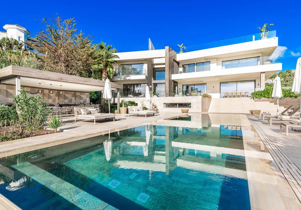 Brand new modern villa with spectacular sea views in La Zagaleta