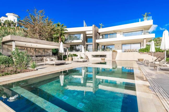 Brand new modern villa with spectacular sea views in Zagaleta