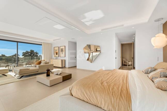 Brand new modern villa with spectacular sea views in Zagaleta