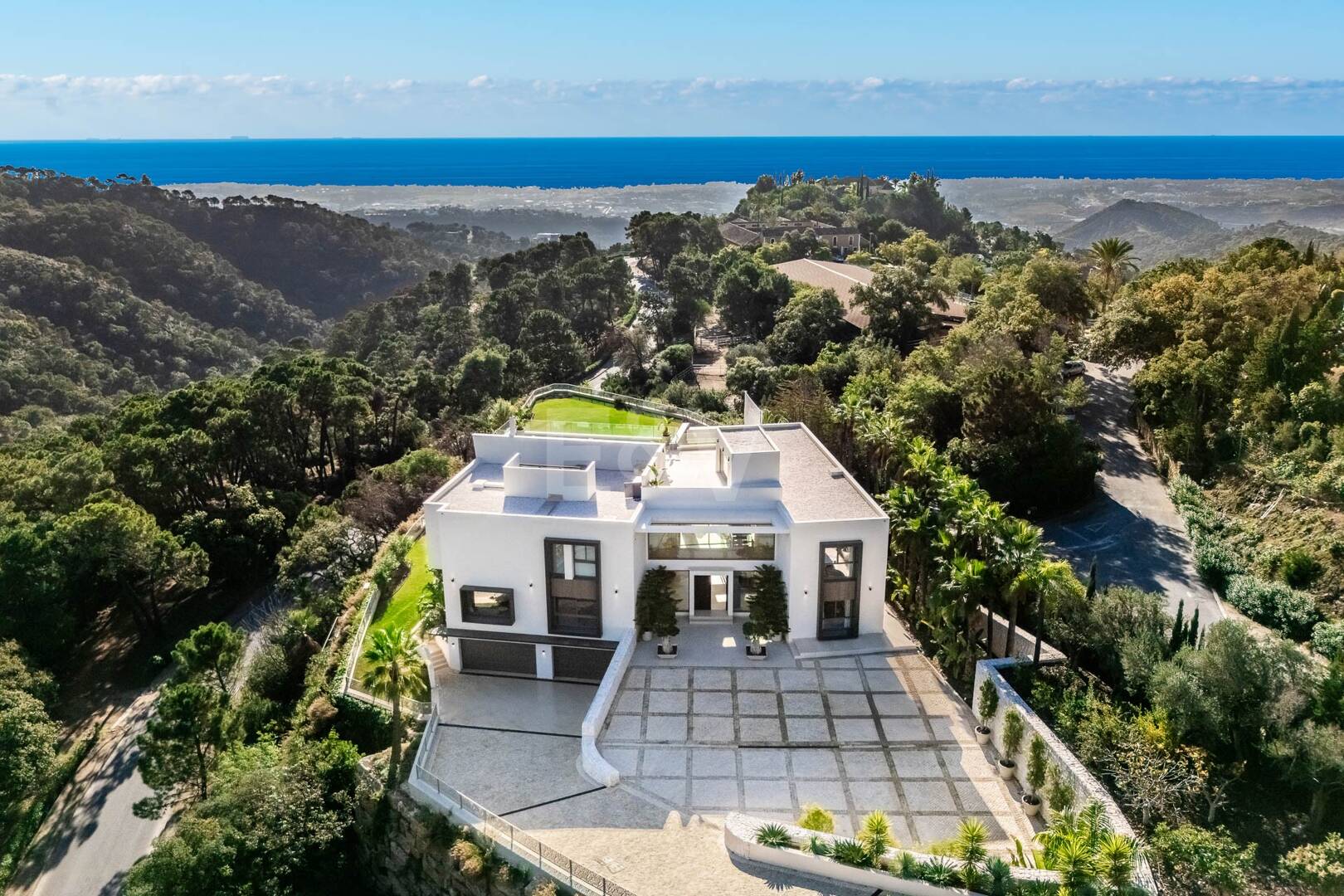 Nouvelle villa moderne avec vue spectaculaire sur la mer à Zagaleta