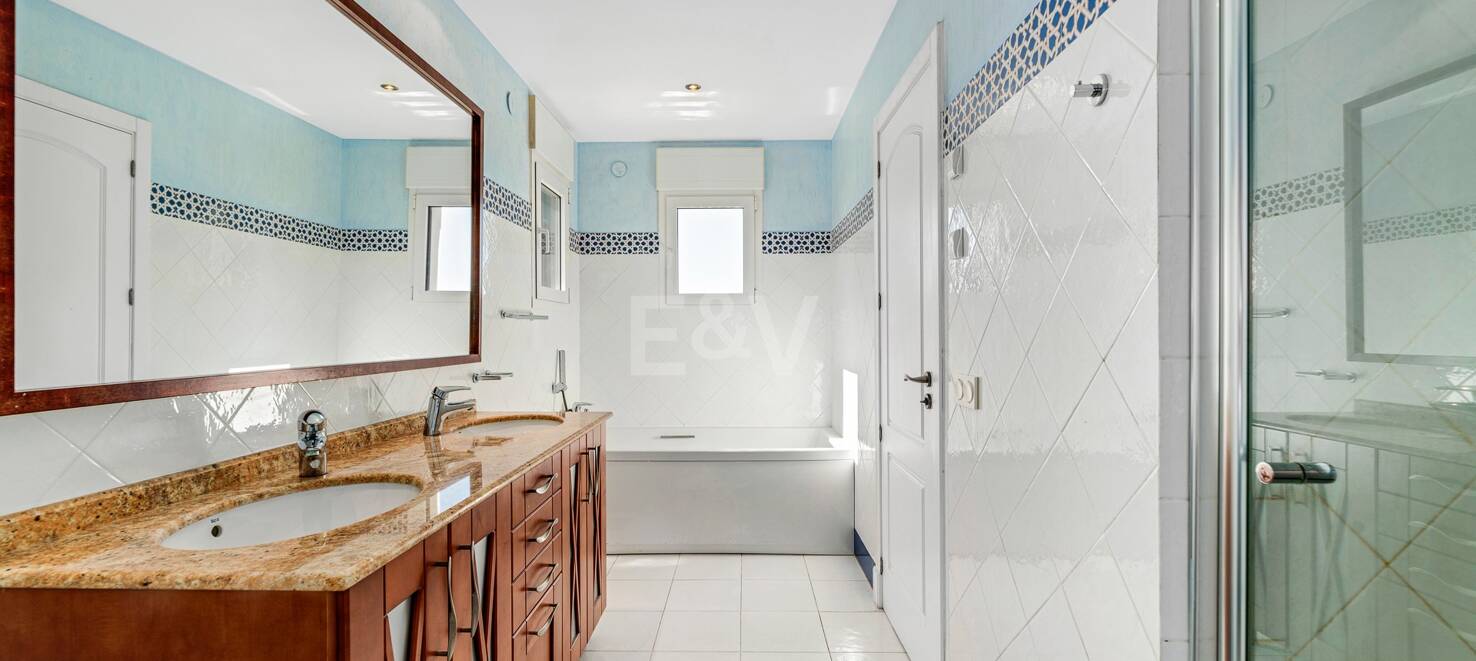 Spacious Villa with Sea and Mountain Views