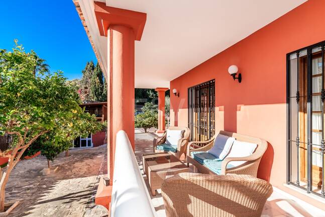 Encantadora villa en Marbella con piscina privada y jardín de frutales