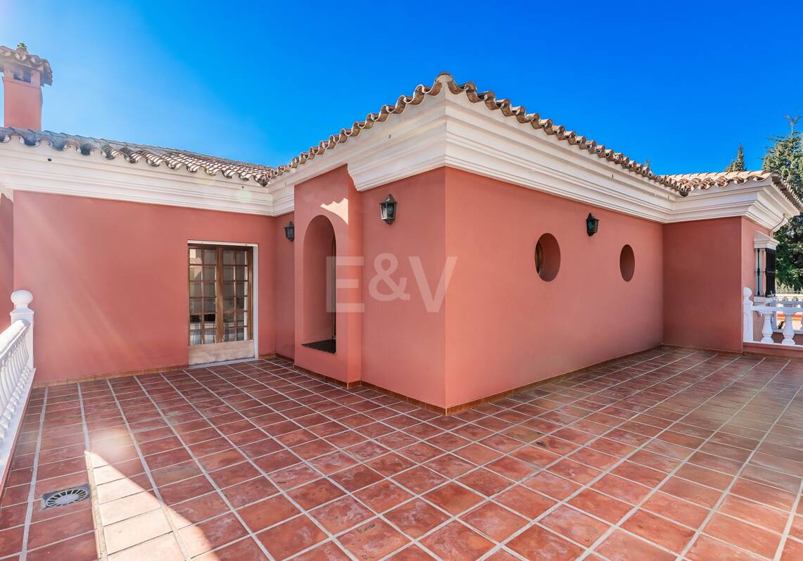 Encantadora villa en Marbella con piscina privada y jardín de frutales