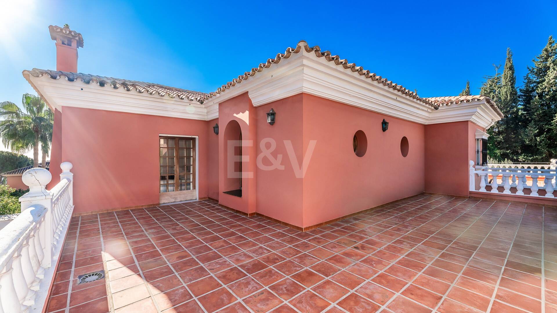 Encantadora villa en Marbella con piscina privada y jardín de frutales