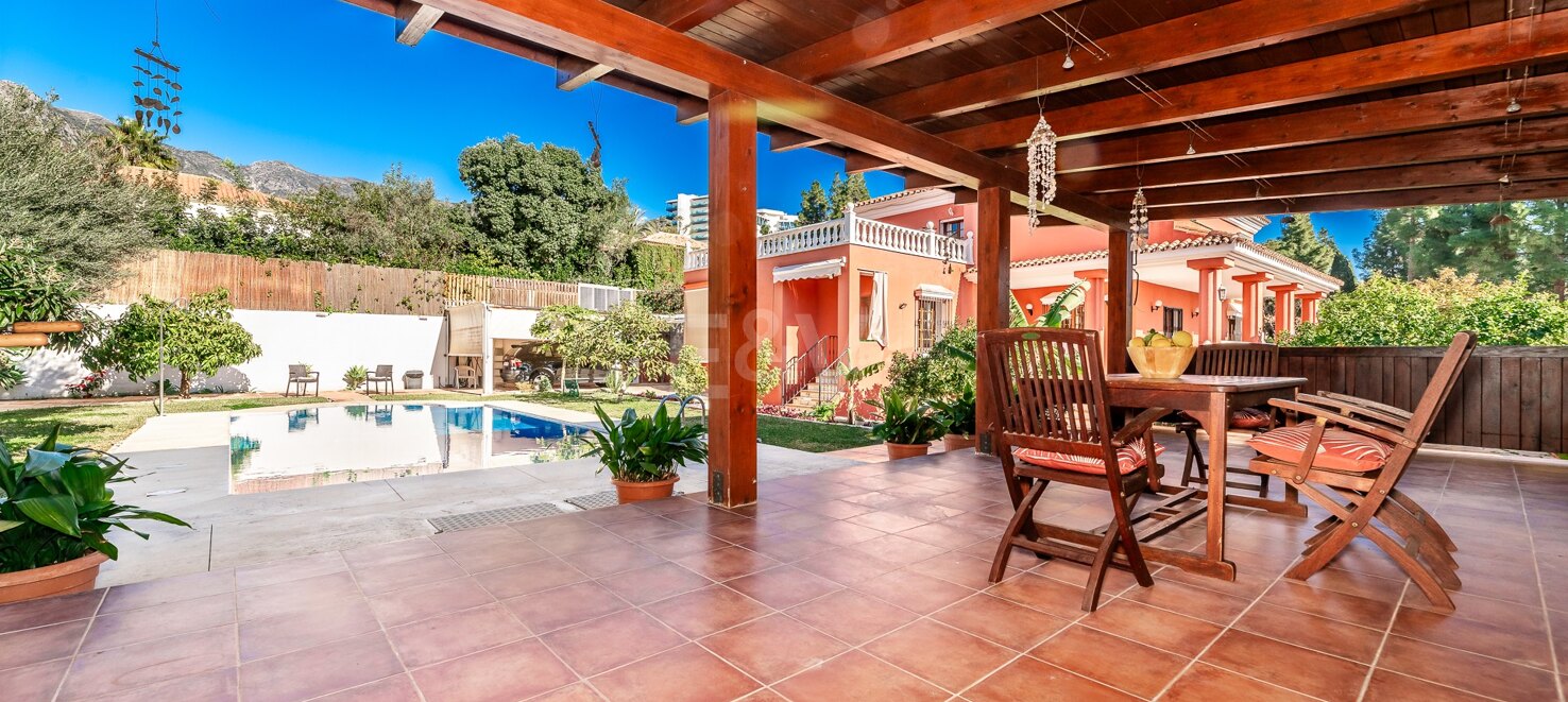 Charmante Villa in Marbella mit privatem Pool und Obstgarten