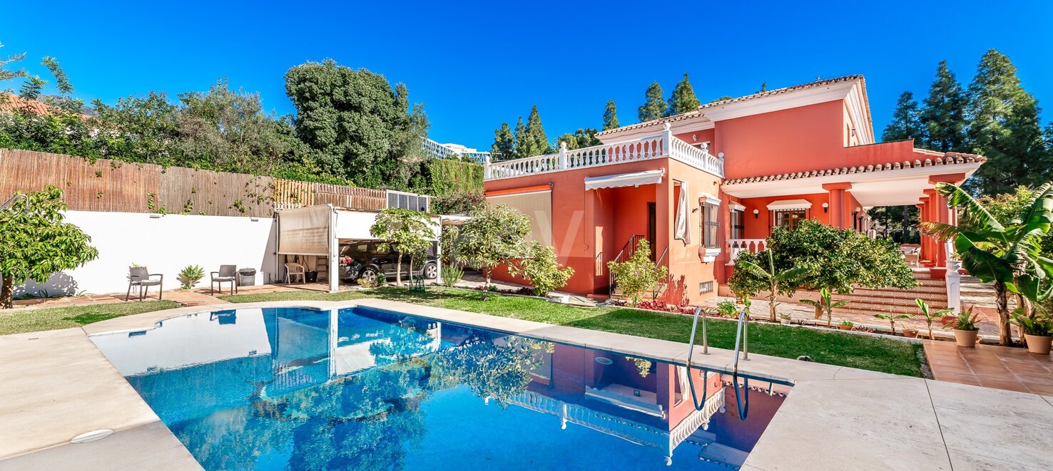 Charmante Villa in Marbella mit privatem Pool und Obstgarten