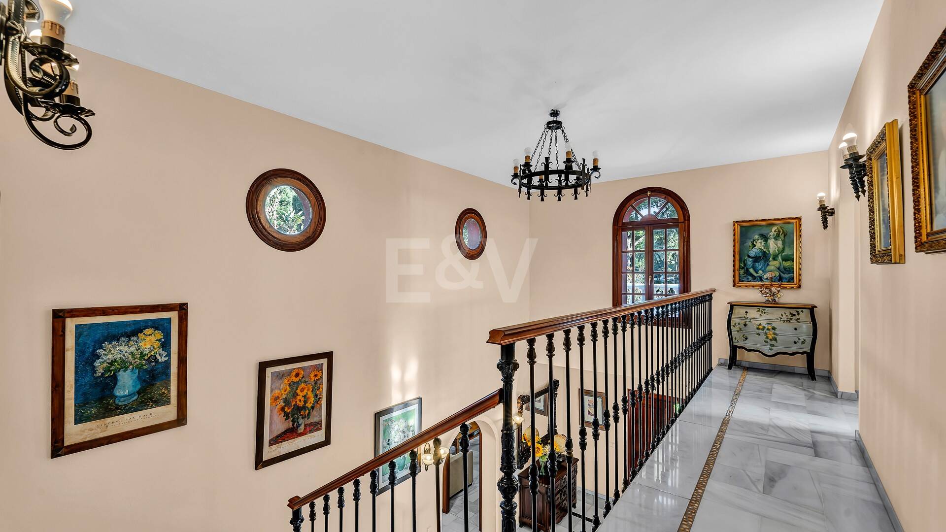 Encantadora villa en Marbella con piscina privada y jardín de frutales