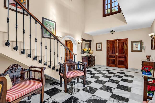 Encantadora villa en Marbella con piscina privada y jardín de frutales