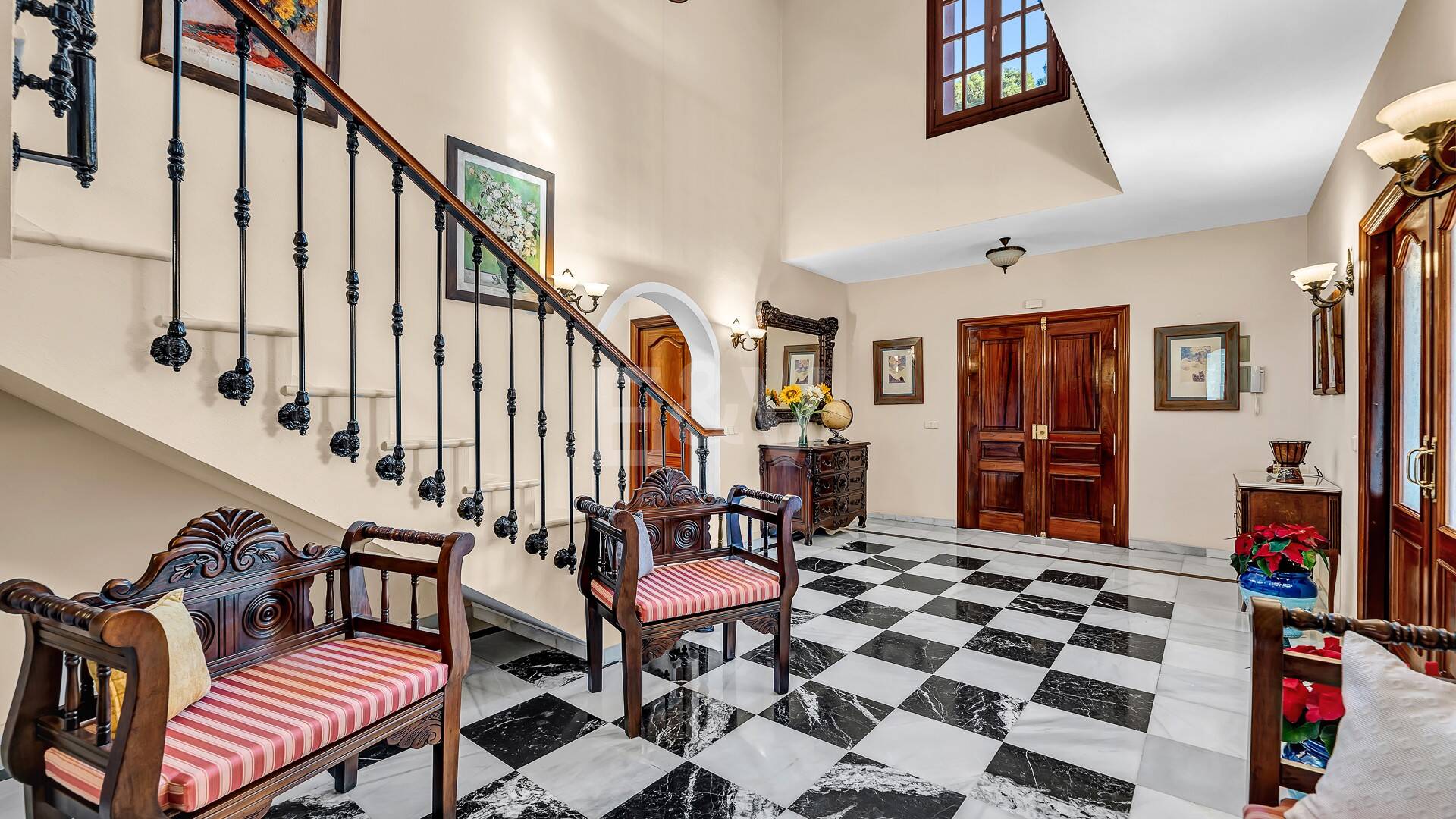 Encantadora villa en Marbella con piscina privada y jardín de frutales