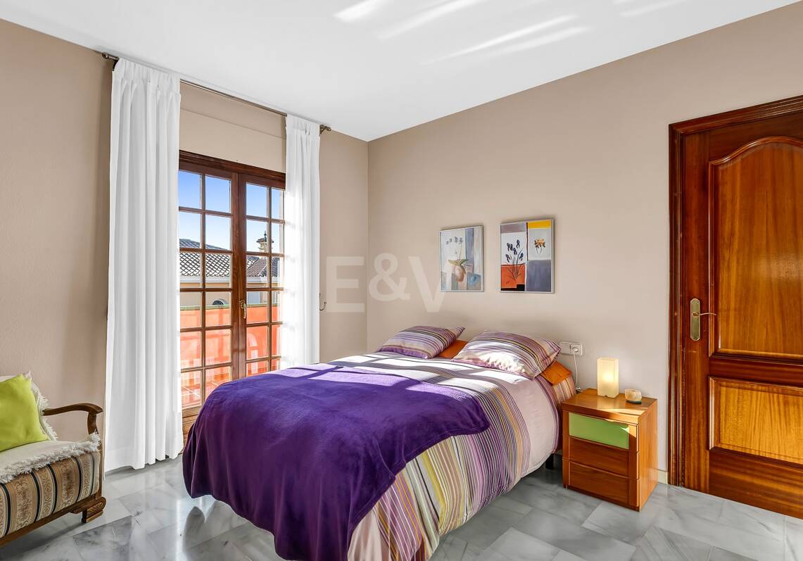Encantadora villa en Marbella con piscina privada y jardín de frutales