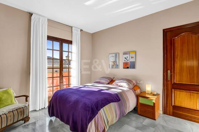 Encantadora villa en Marbella con piscina privada y jardín de frutales