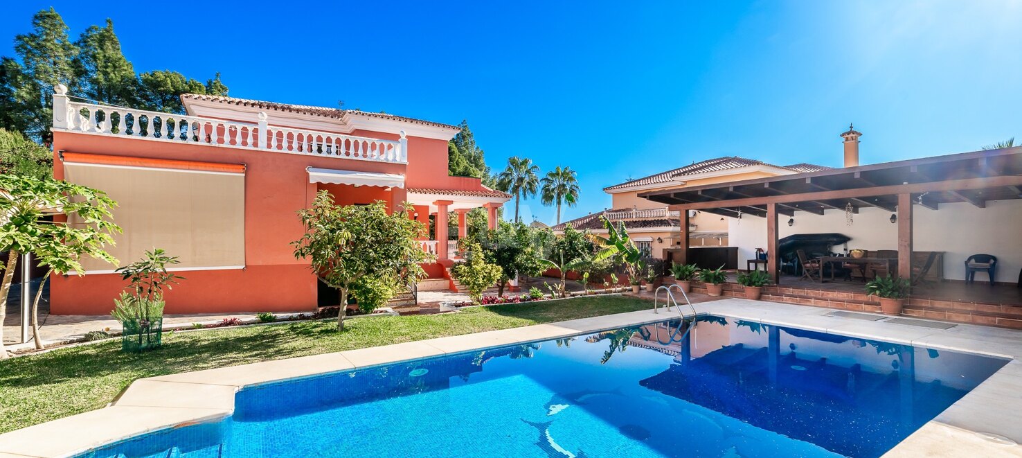 Charmante Villa in Marbella mit privatem Pool und Obstgarten