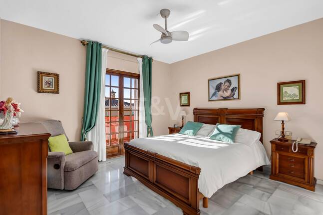 Encantadora villa en Marbella con piscina privada y jardín de frutales