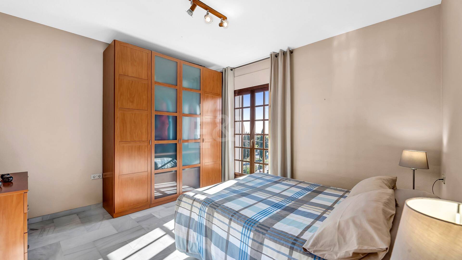 Encantadora villa en Marbella con piscina privada y jardín de frutales