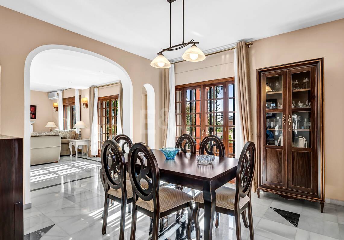 Encantadora villa en Marbella con piscina privada y jardín de frutales