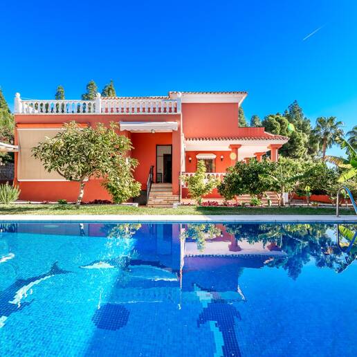Encantadora villa en Marbella con piscina privada y jardín de frutales