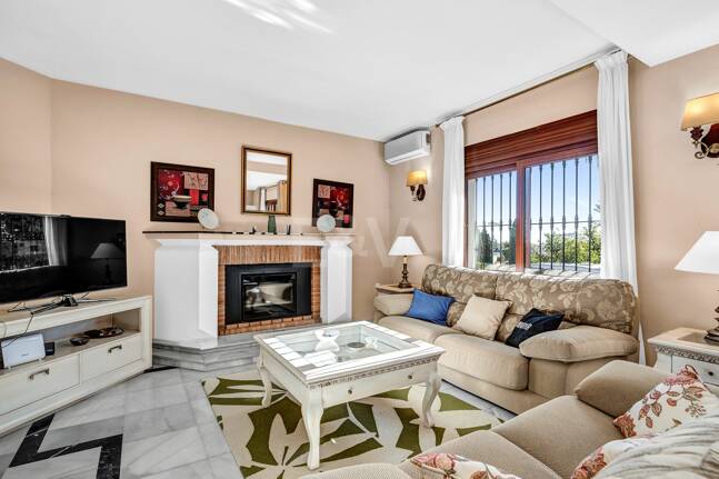 Encantadora villa en Marbella con piscina privada y jardín de frutales