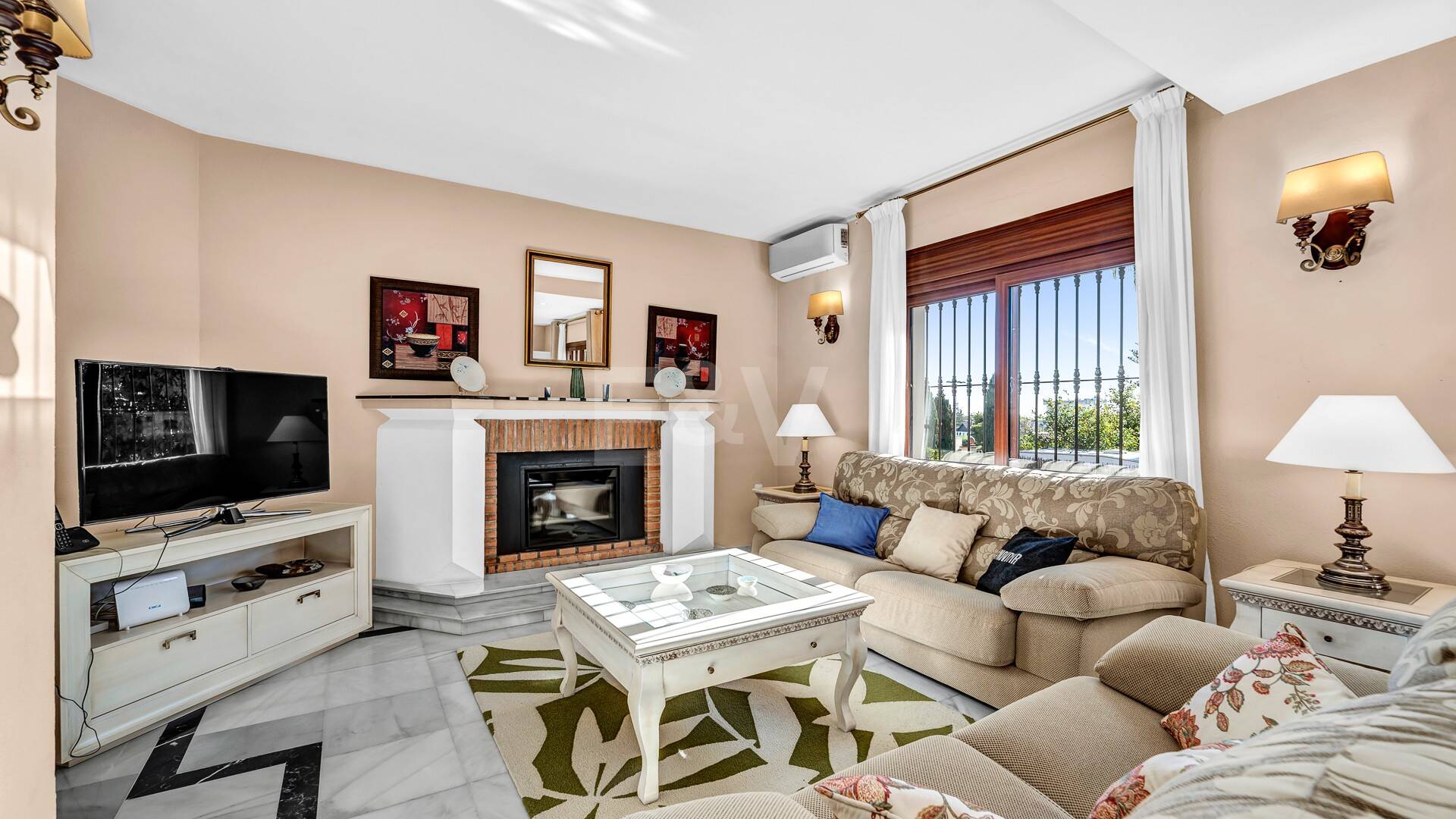 Encantadora villa en Marbella con piscina privada y jardín de frutales