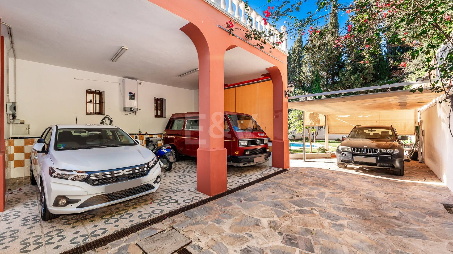 Encantadora villa en Marbella con piscina privada y jardín de frutales