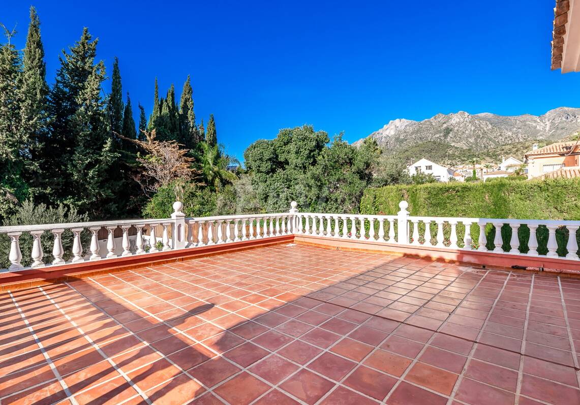 Encantadora villa en Marbella con piscina privada y jardín de frutales