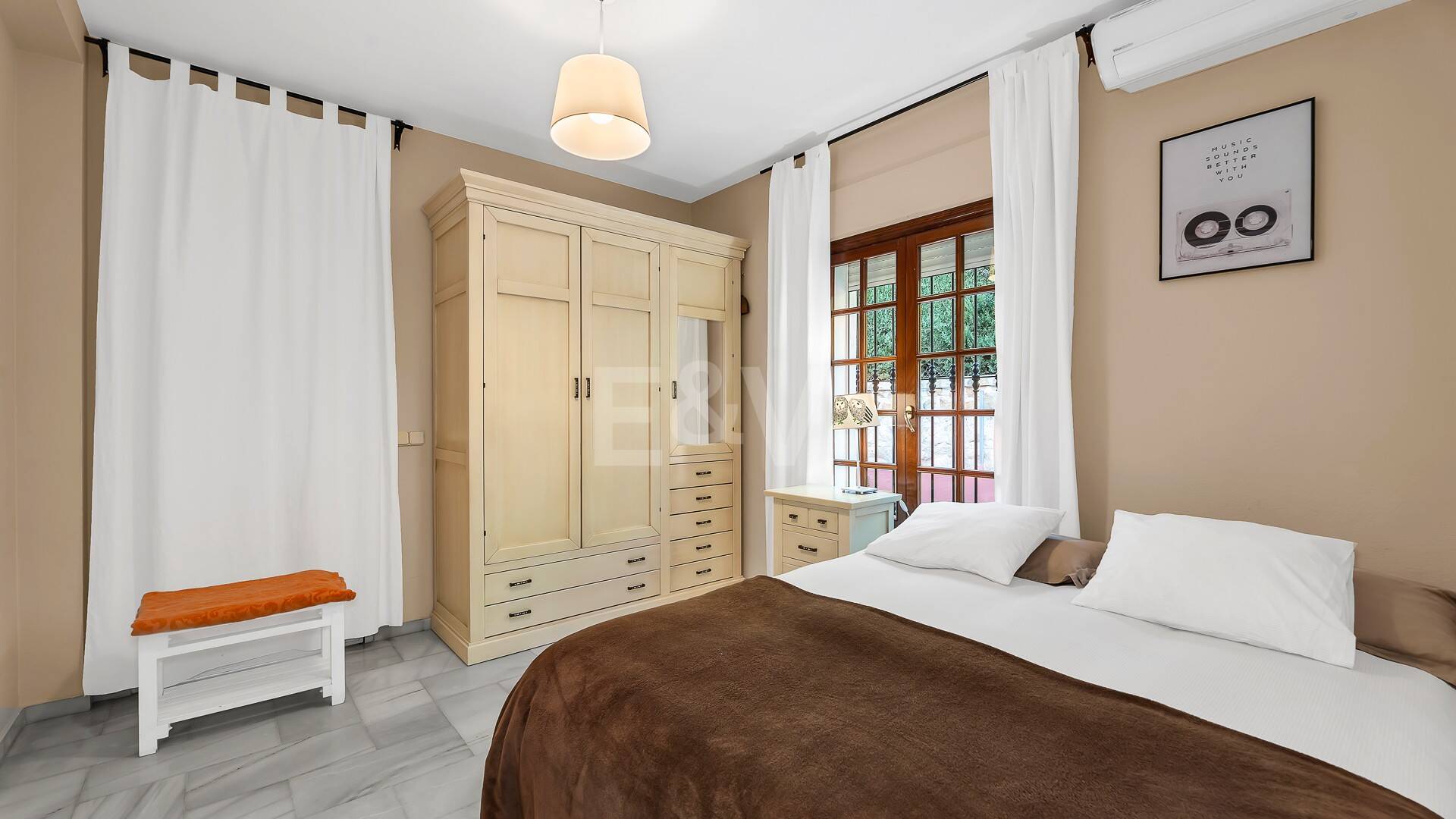 Encantadora villa en Marbella con piscina privada y jardín de frutales