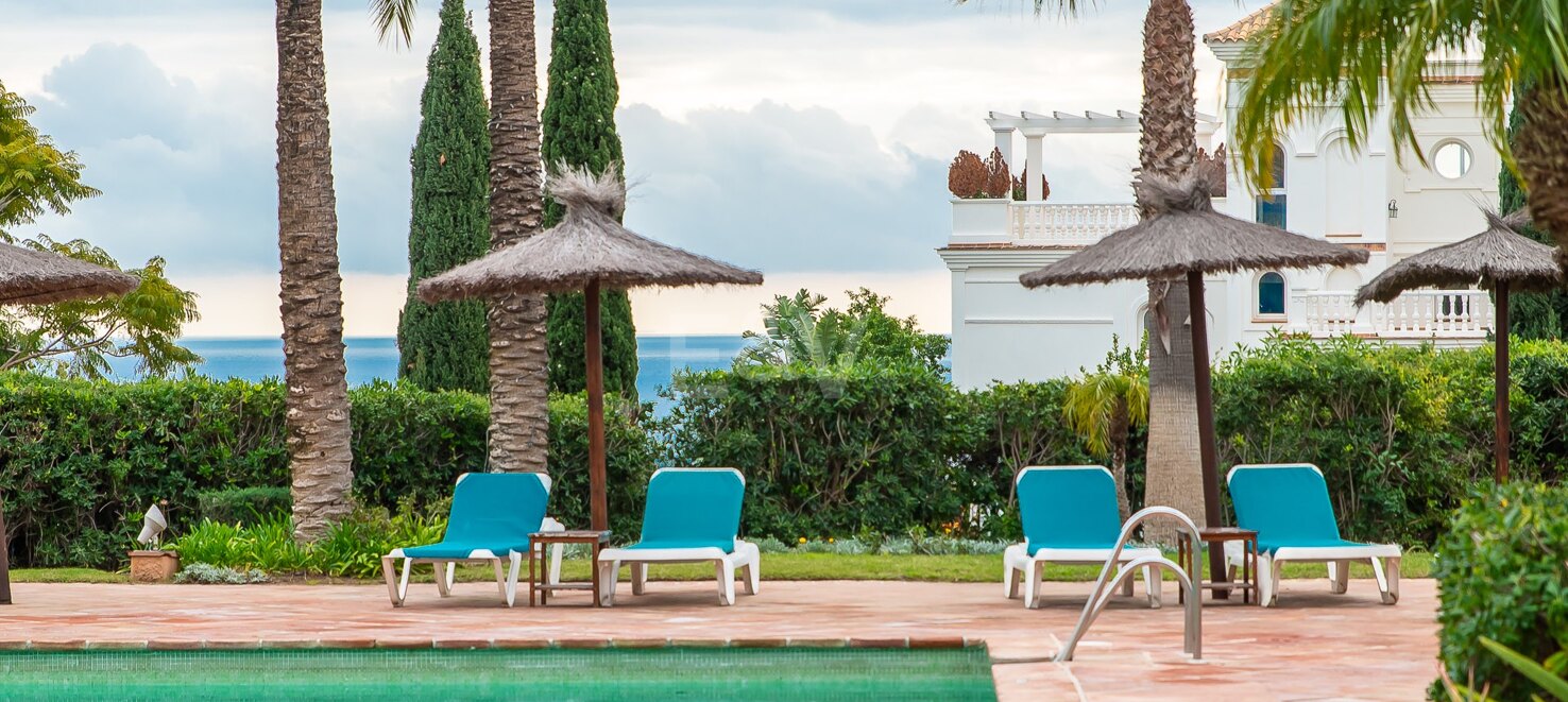 Appartement élégant avec jardin et sécurité à Los Flamingos