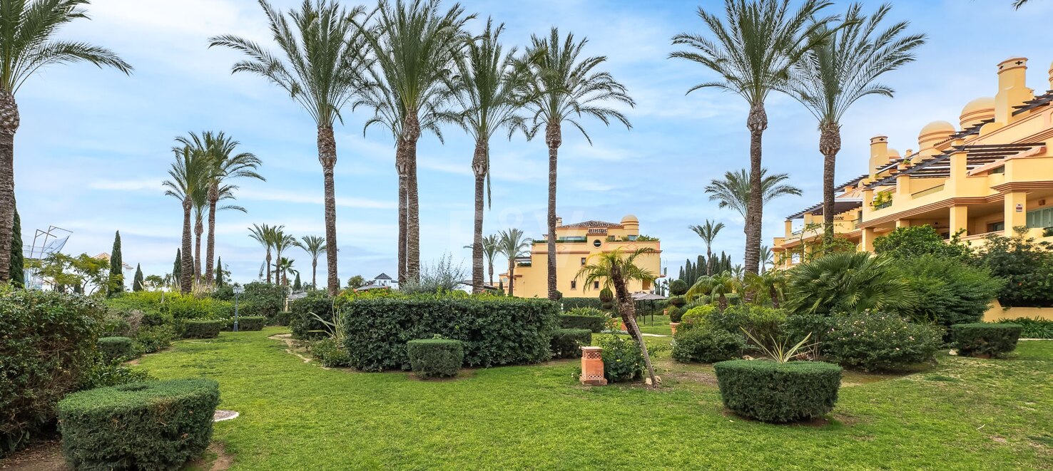 Appartement élégant avec jardin et sécurité à Los Flamingos