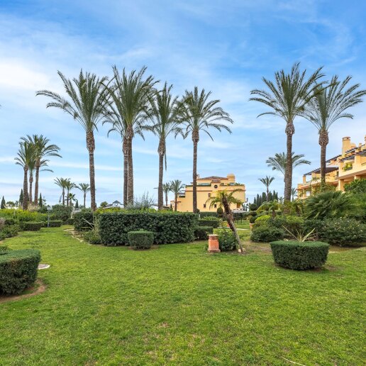 Appartement élégant avec jardin et sécurité à Los Flamingos