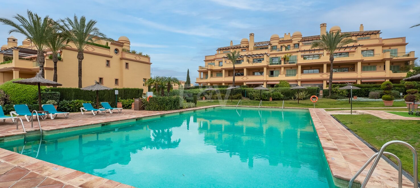 Appartement élégant avec jardin et sécurité à Los Flamingos