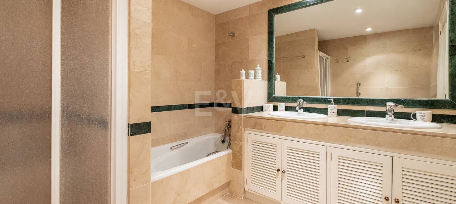 3-Bedroom Apartment for Medium or Long-Term Rent in Hacienda Playa, Elviria – Marbella