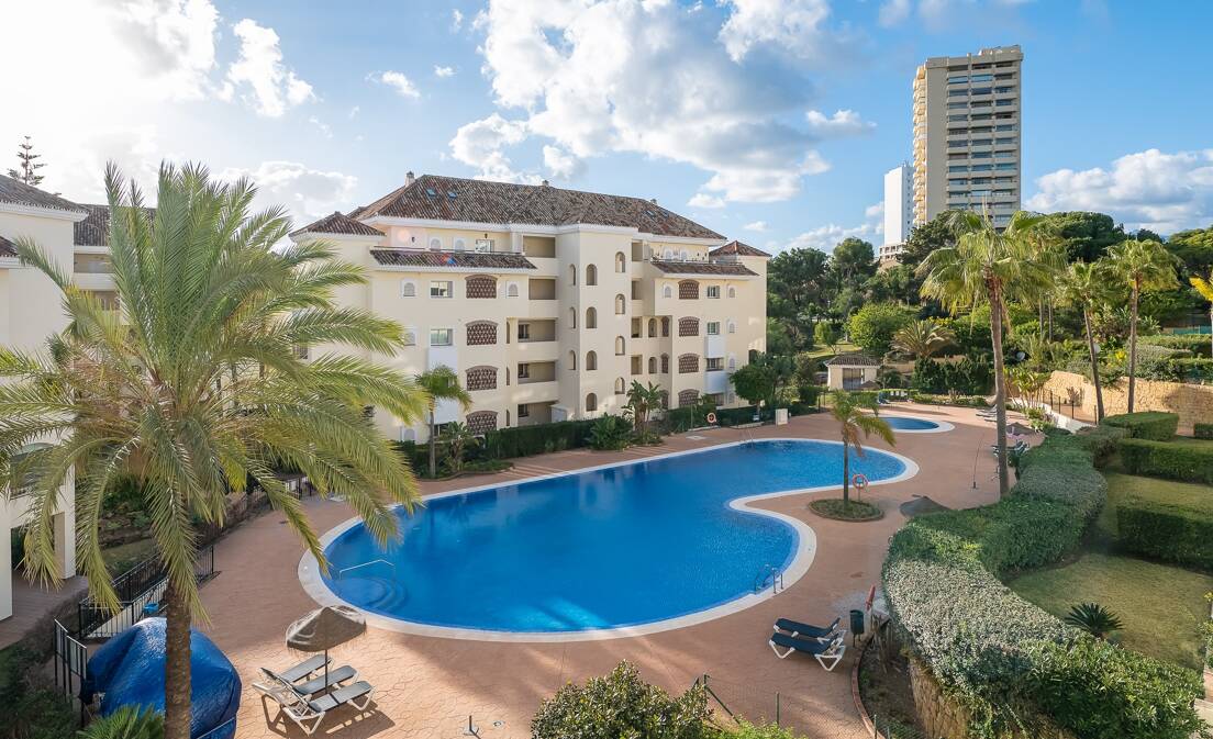 3-Bedroom Apartment for Medium or Long-Term Rent in Hacienda Playa, Elviria – Marbella