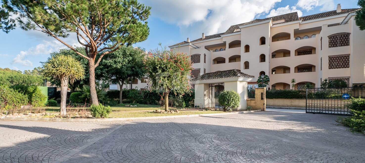 3-Bedroom Apartment for Medium or Long-Term Rent in Hacienda Playa, Elviria – Marbella