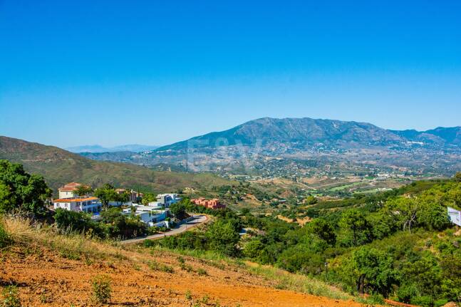 Exceptionell ny Villa Project i La Mairena med havsutsikt