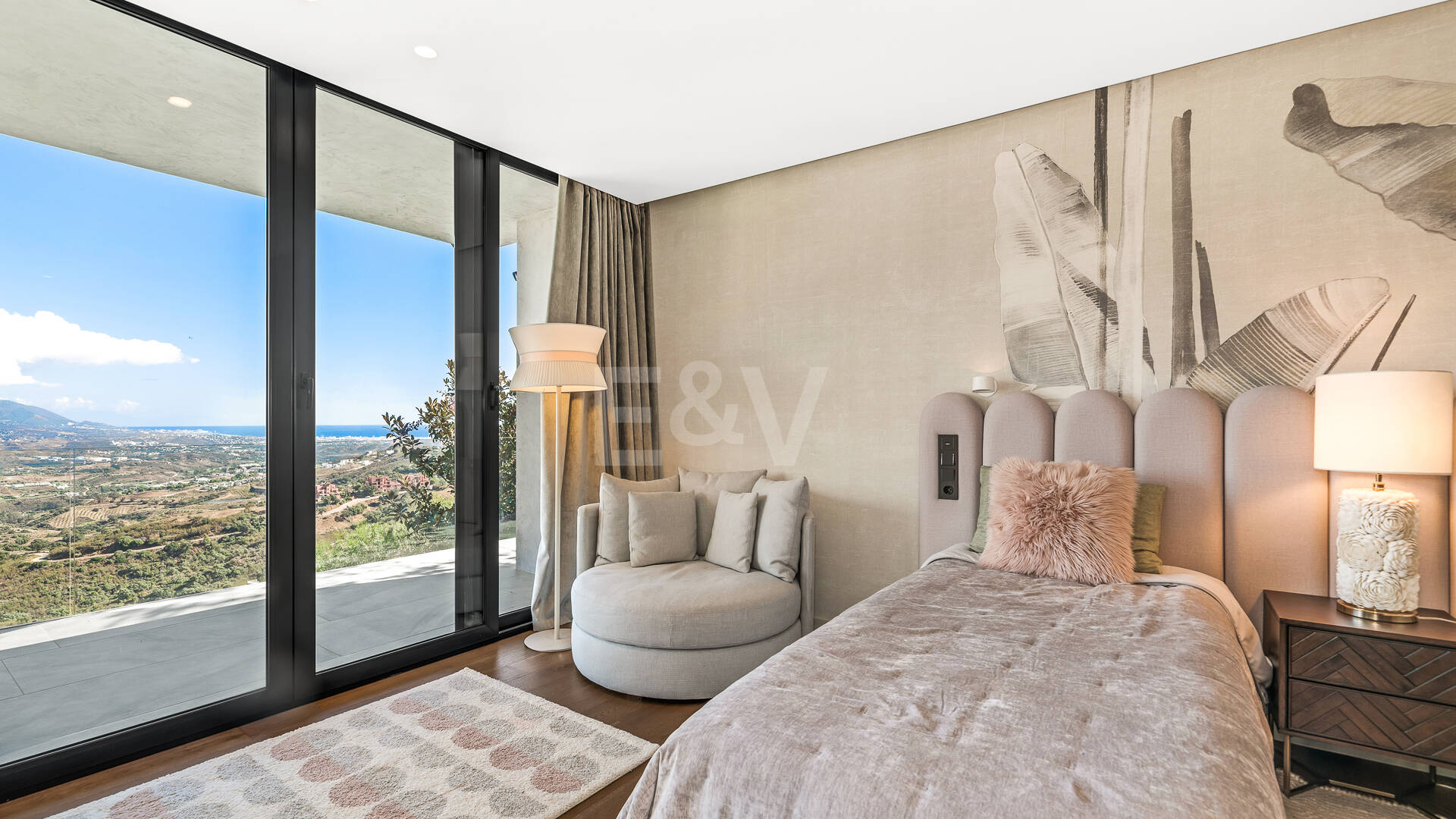 Villa Vista-Stunning Modern Villa with Panoramic Views and Luxury Amenities