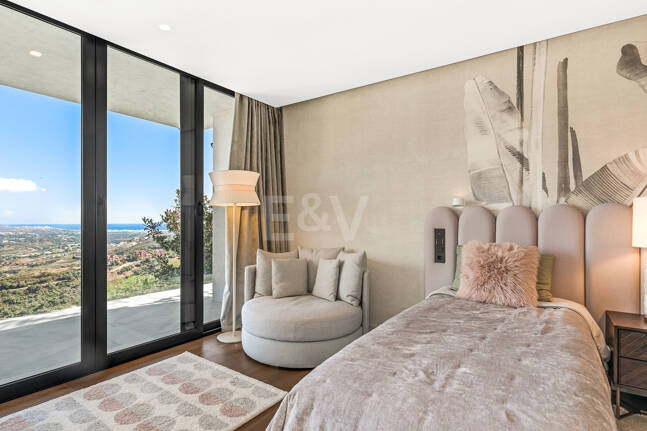 Villa Vista-Stunning Modern Villa with Panoramic Views and Luxury Amenities