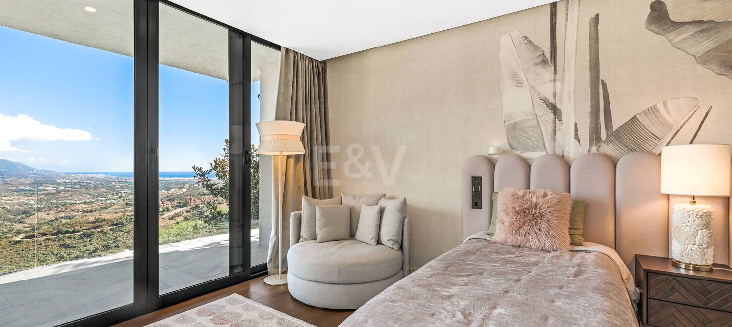 Atemberaubende moderne Villa mit Panoramablick und luxuriöser Ausstattung