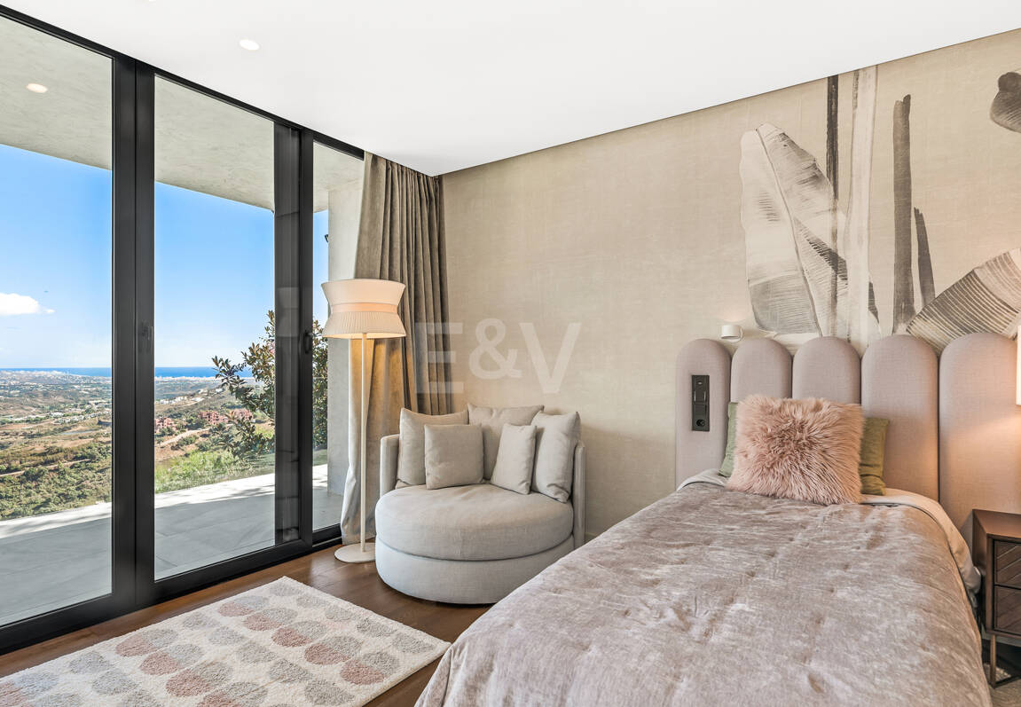 Villa Vista-Stunning Modern Villa with Panoramic Views and Luxury Amenities