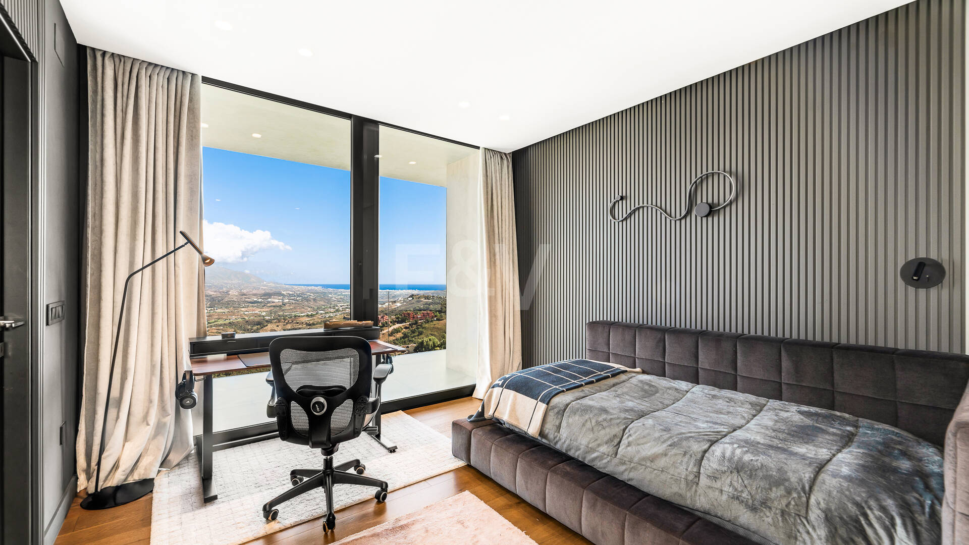 Villa Vista-Stunning Modern Villa with Panoramic Views and Luxury Amenities