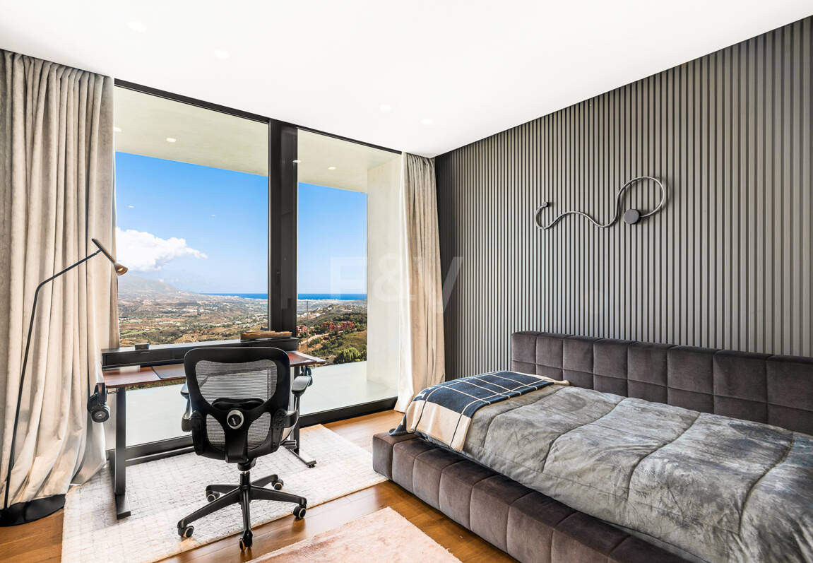 Villa Vista-Stunning Modern Villa with Panoramic Views and Luxury Amenities