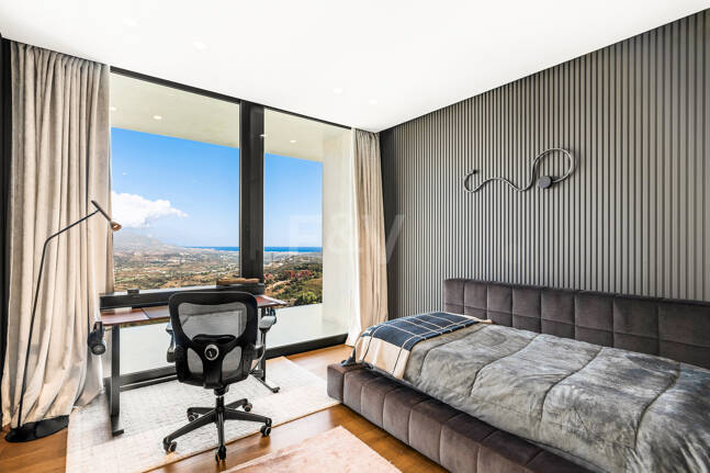 Villa Vista-Stunning Modern Villa with Panoramic Views and Luxury Amenities