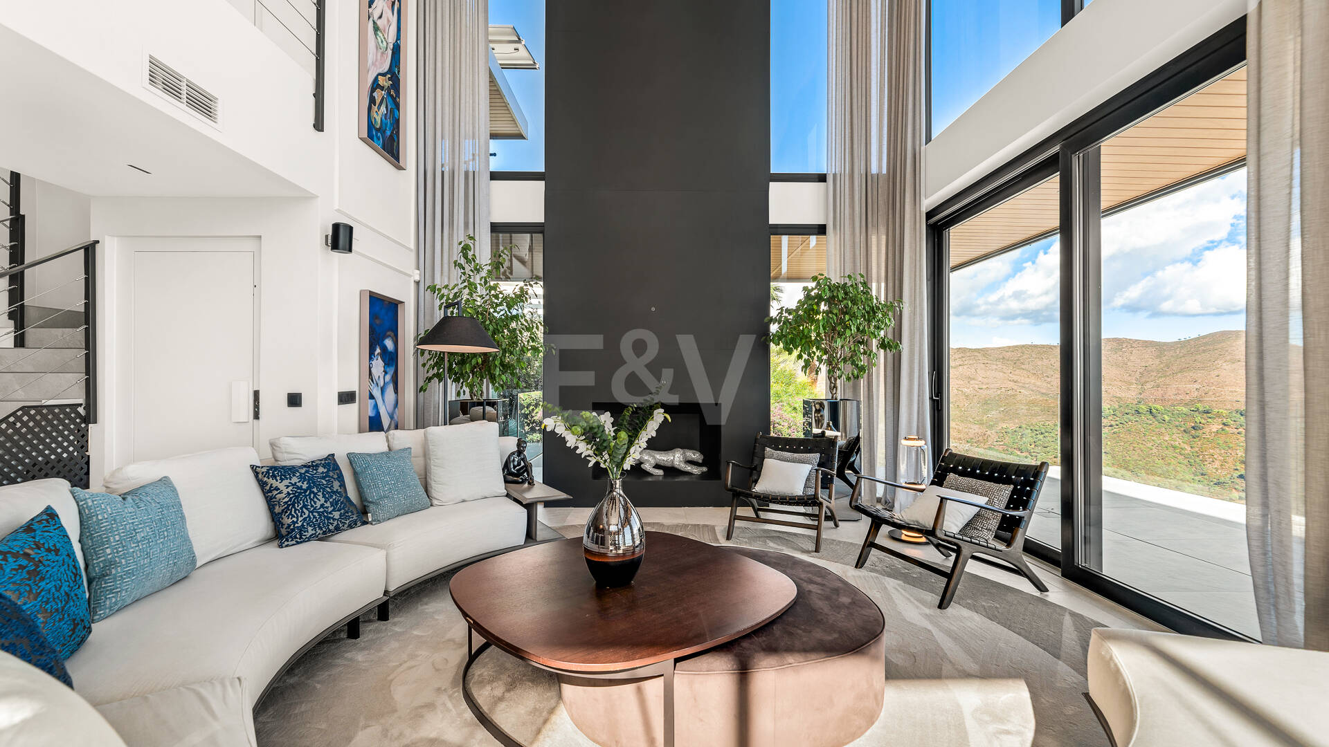 Villa Vista-Stunning Modern Villa with Panoramic Views and Luxury Amenities